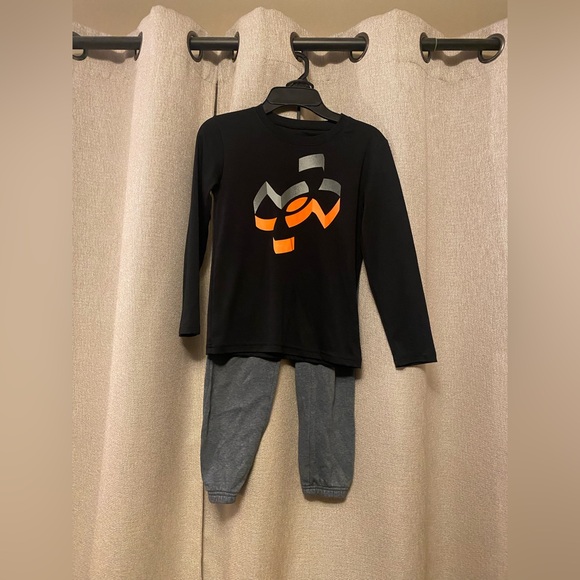 Under Armour Other - Under Armour Kids Size 7 Gray/Grey and Black Athletic Outfit Set!